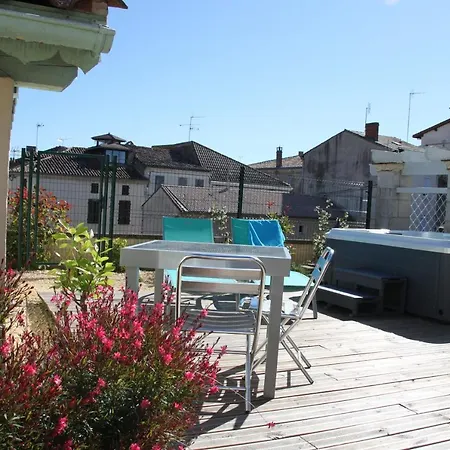 La Maison Duffour D'hotes Avec Petit Dejeuner לינה וארוחת בוקר Tonneins