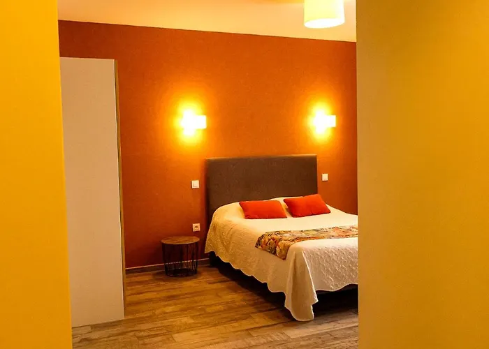 La Maison Duffour D'hotes Avec Petit Dejeuner فندق مبيت وإفطار Tonneins