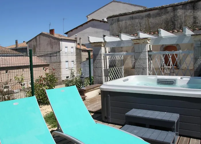 La Maison Duffour D'hotes Avec Petit Dejeuner فندق مبيت وإفطار Tonneins